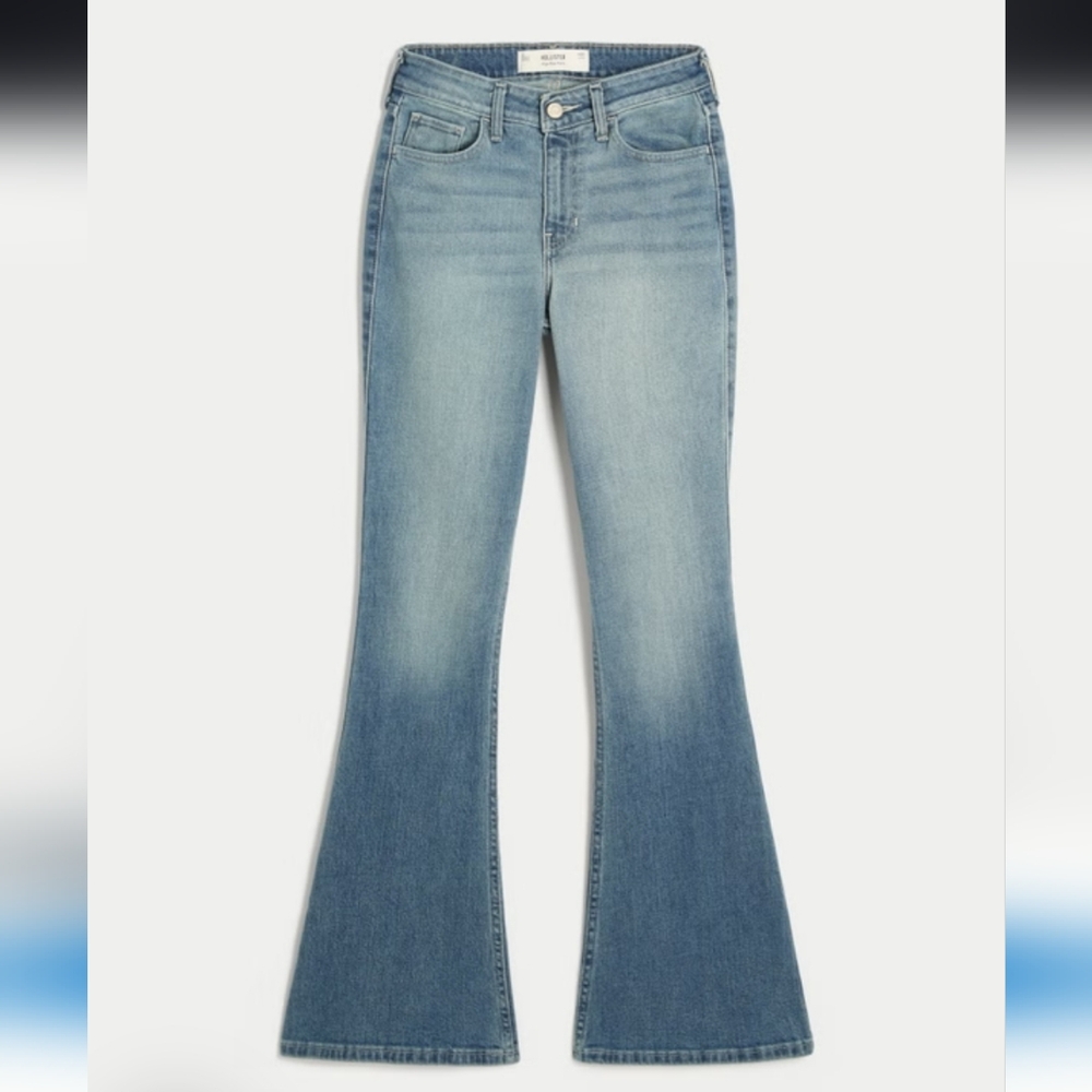 NWT Hollister High-Rise Medium Wash Flare Jeans – Size 6 Short (28W, 30” Inseam) - Picture 9 of 10